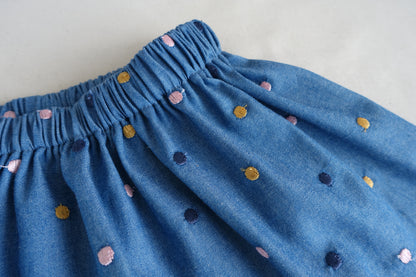 Kinderrock in Jeansoptik mit bunten Tupfen