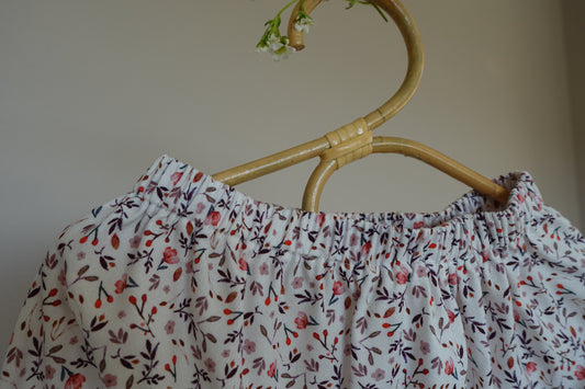 Schmal geschnittener Viskoserock mit romantischem Blumenmuster