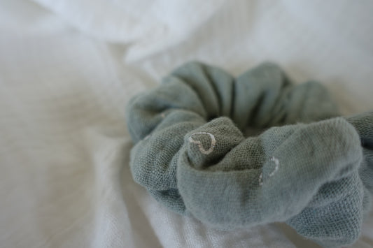 Scrunchie Zartgrün mit Herzen