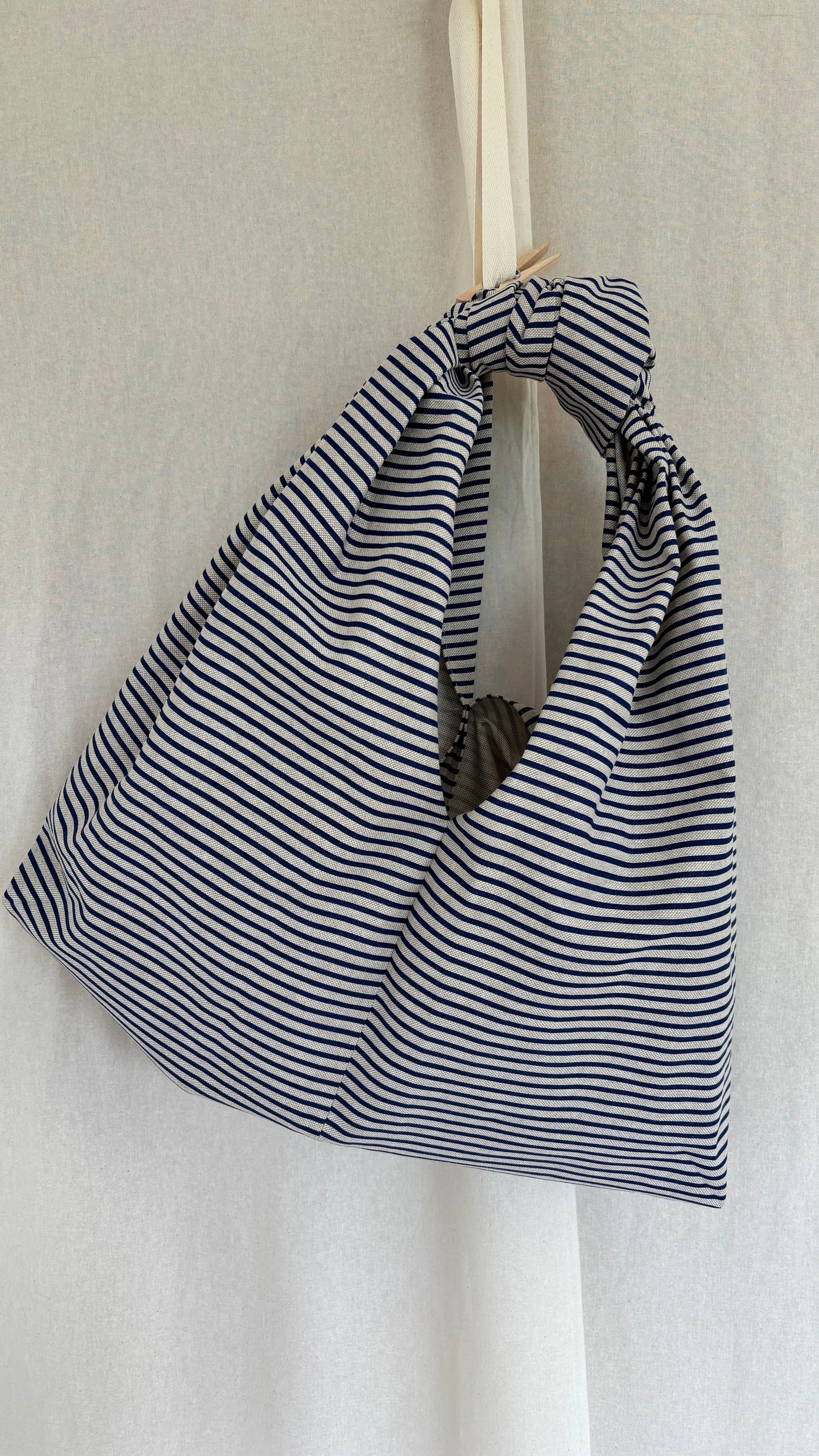 Knotentasche aus Baumwollcanvas